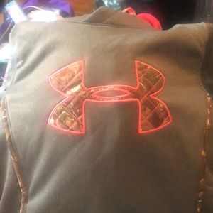 Camouflage Under Armour Sweatshirt